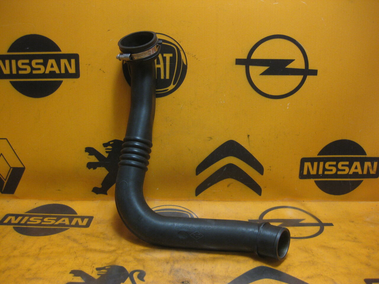 Б/У Патрубок интеркулера RENAULT SCENIC I Renault MEGANE I CCN.4
